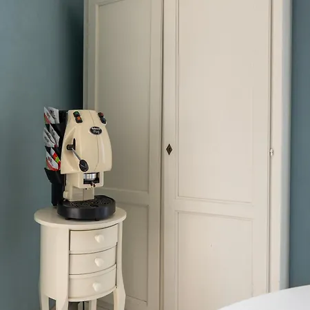 Partenope's House 24 *